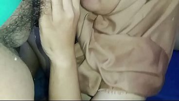 Istri Temen Gue Minta Digojlok, Goyang Lidah Basah – Update – Doi Ngeloyor Minta Dihajar Kontol