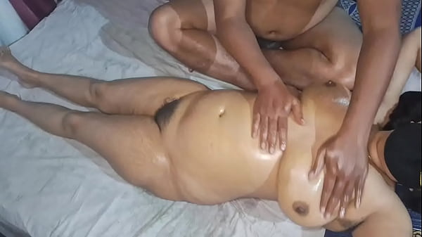 Desi Indian Bhabhi Bugil Total Dipijat Sambil Ngerang Erotis