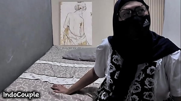 Istri Montok Indonesia Lagi Sibuk Ngewe Anal Sama Selingkuhan Rahasianya