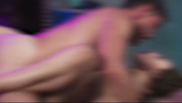 Nikmatin Brunet Rusia Seksi Pakai Fishnet, Kontol Besar Dimainin Di Semua Posisi Panas