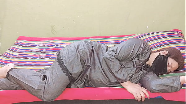 Bhabhi Pakistan Digebrek Kenceng Cepet Ala Doggy, Suara Desi Hindi Bikin Makin Panas.
