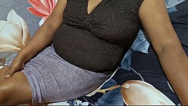 Sange Berat Lihat Tante Asia Lagi Liburan, Pengen Digebukin.