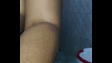 Bokep India Istri Tiri Montok Mandi, Direkam Diam-diam Pakai Kamera Tersembunyi, Asli Istri Orang.
