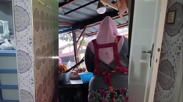 Monyet Tebal Berjilbab Pasrah Digoyang