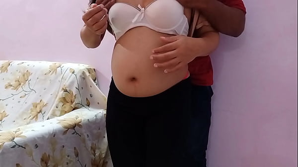 প্রেগন্যান্ট ভাবীর ফেসবুক থেকে পটিয়ে বাড়ি গিয়ে জোর করে পিটিয়ে চুদলাম