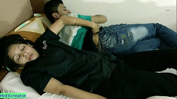 Nge-share Ranjang Sama Kakak Tiri! Ngentot Panas Banget Pake Suara Hindi Bikin Makin Greget.