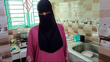 Selagi Istri Pergi, Suami Mesum Sama Pembantu Berhijab Di Rumah Kosong, Ngentot