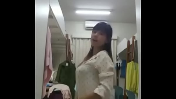 Cewek Indo Cina Mantan Pacar Goyang Striptis Bikin Makin Tegang.